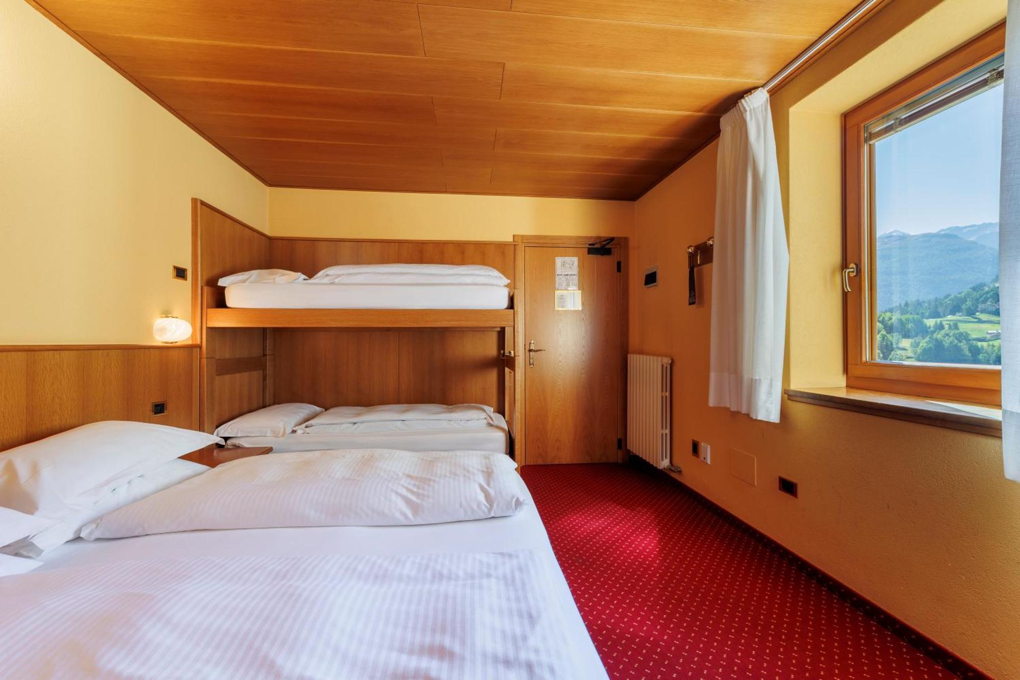 Hotel Miravalle อิโซแลคเชีย ภายนอก รูปภาพ