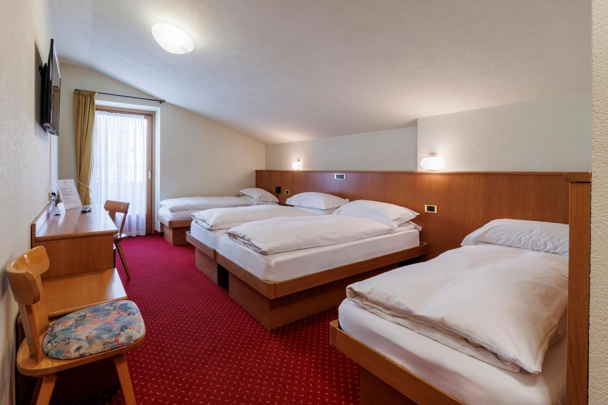 Hotel Miravalle อิโซแลคเชีย ภายนอก รูปภาพ