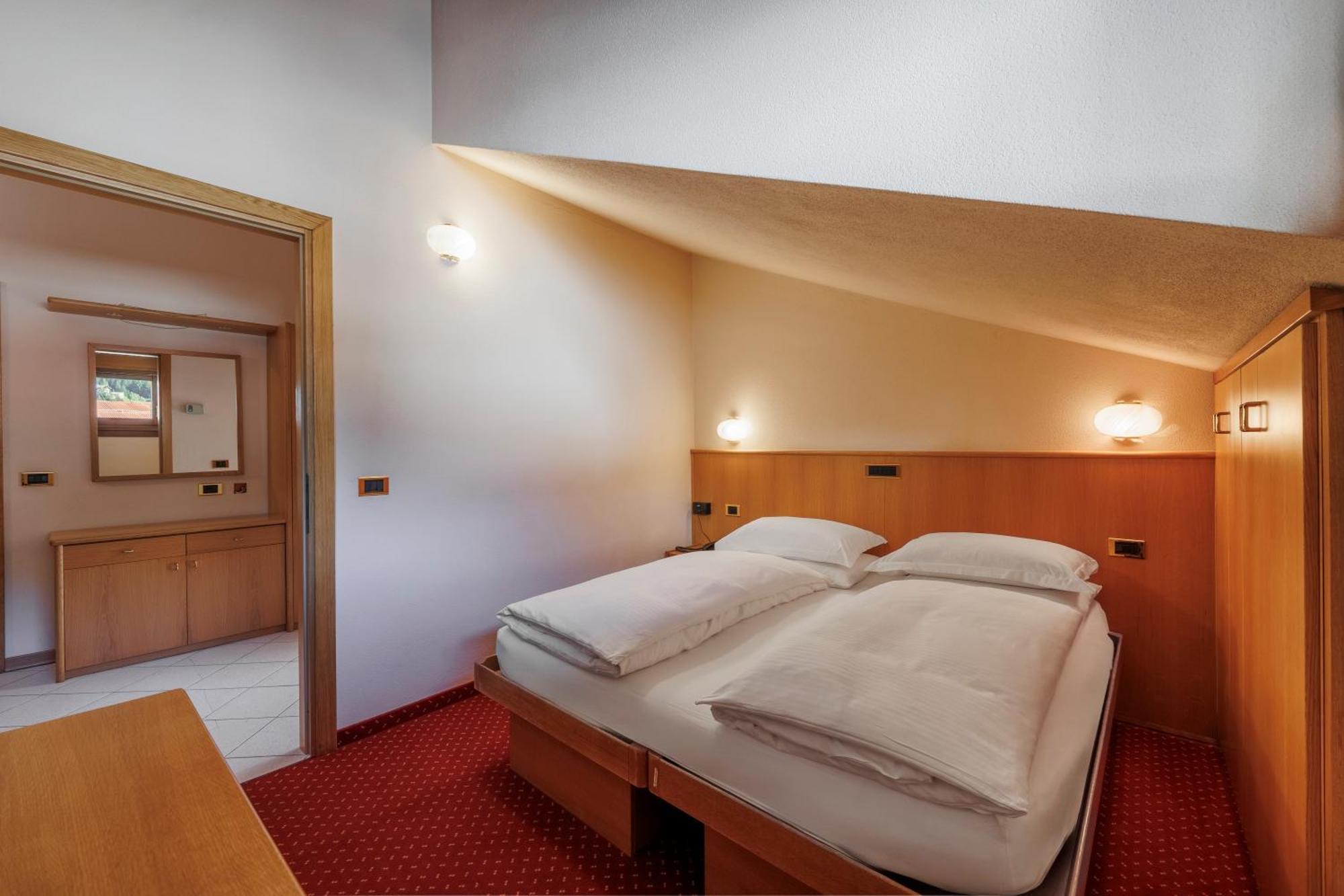 Hotel Miravalle อิโซแลคเชีย ภายนอก รูปภาพ