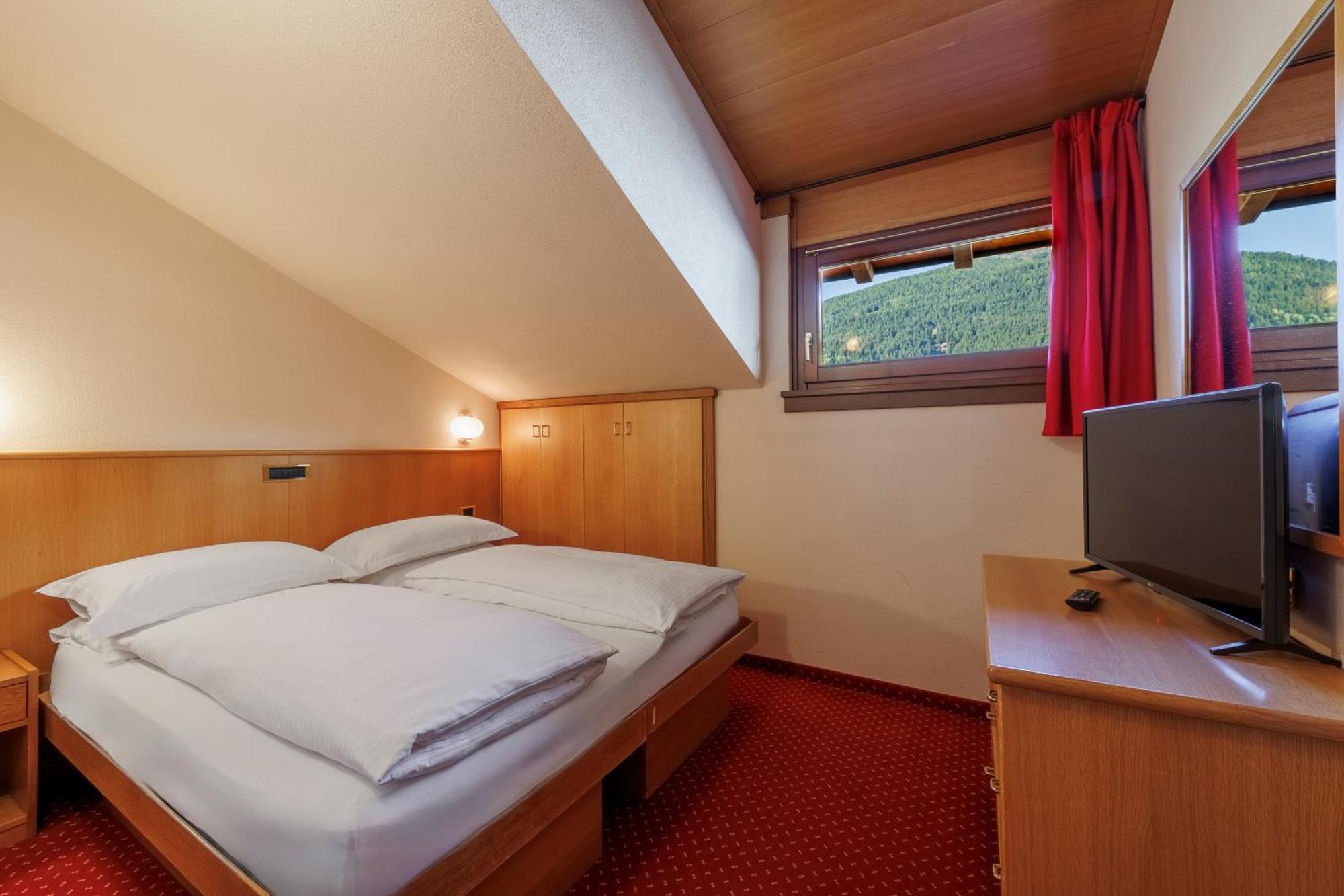 Hotel Miravalle อิโซแลคเชีย ภายนอก รูปภาพ