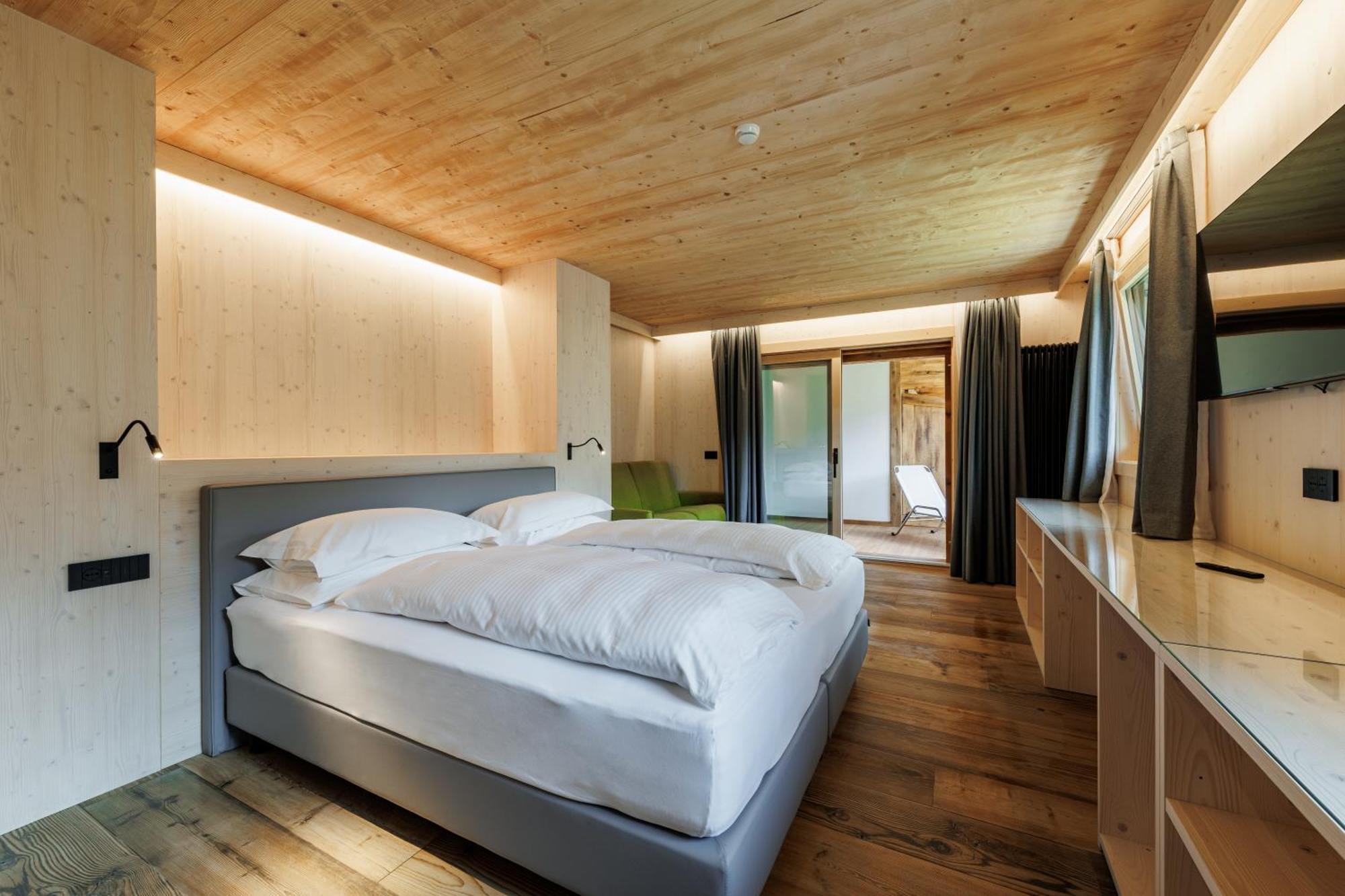 Hotel Miravalle อิโซแลคเชีย ภายนอก รูปภาพ