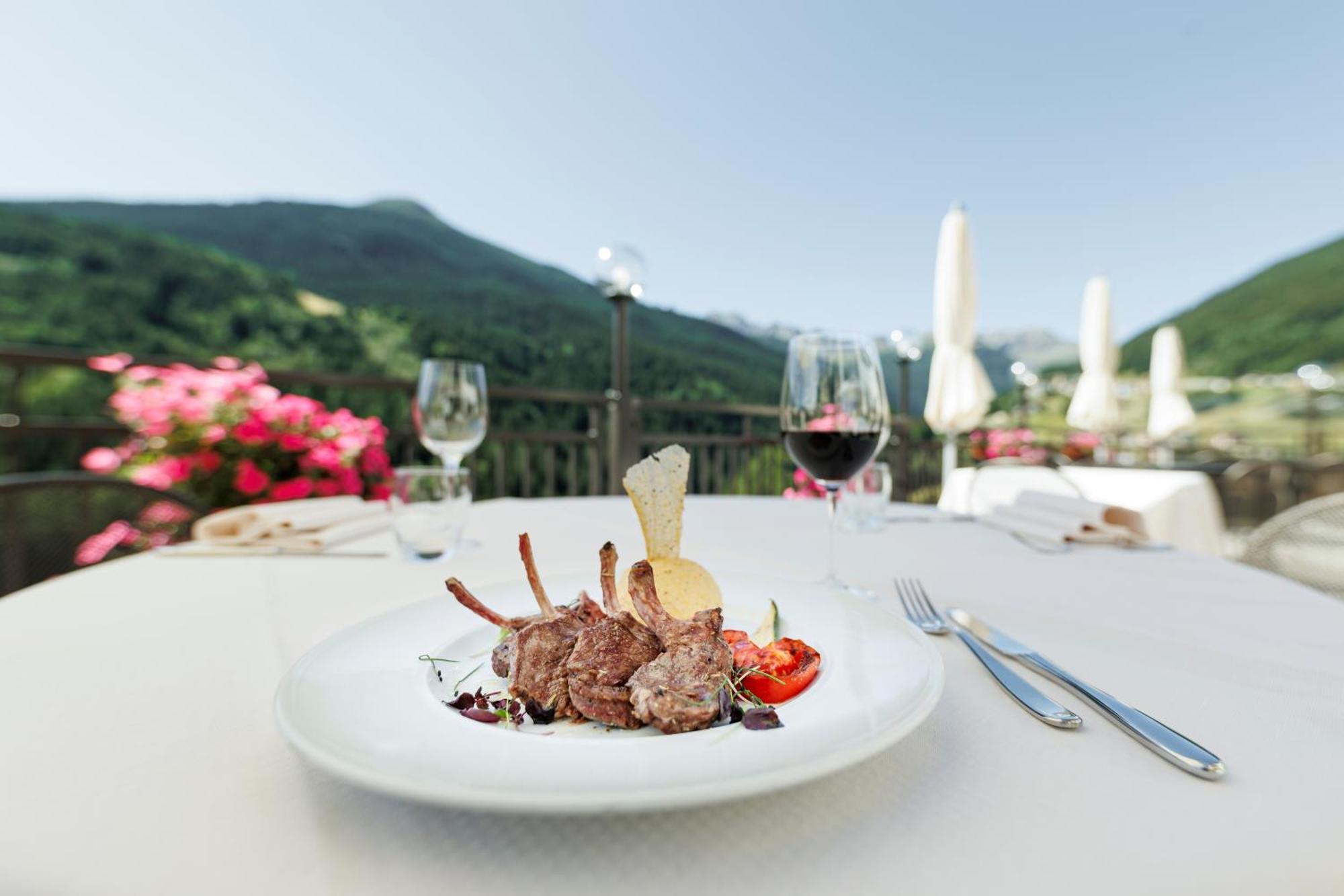 Hotel Miravalle อิโซแลคเชีย ภายนอก รูปภาพ