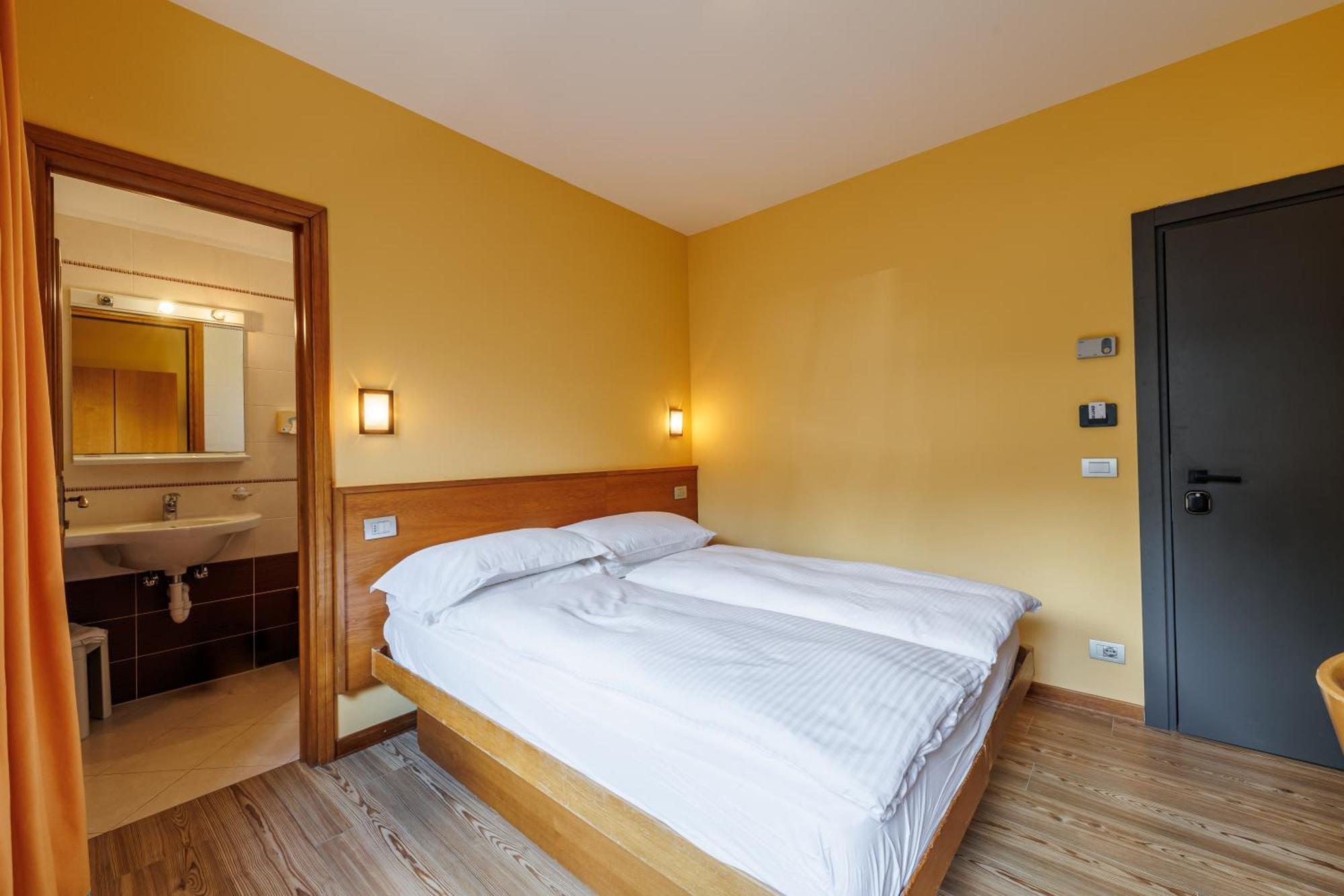 Hotel Miravalle อิโซแลคเชีย ภายนอก รูปภาพ